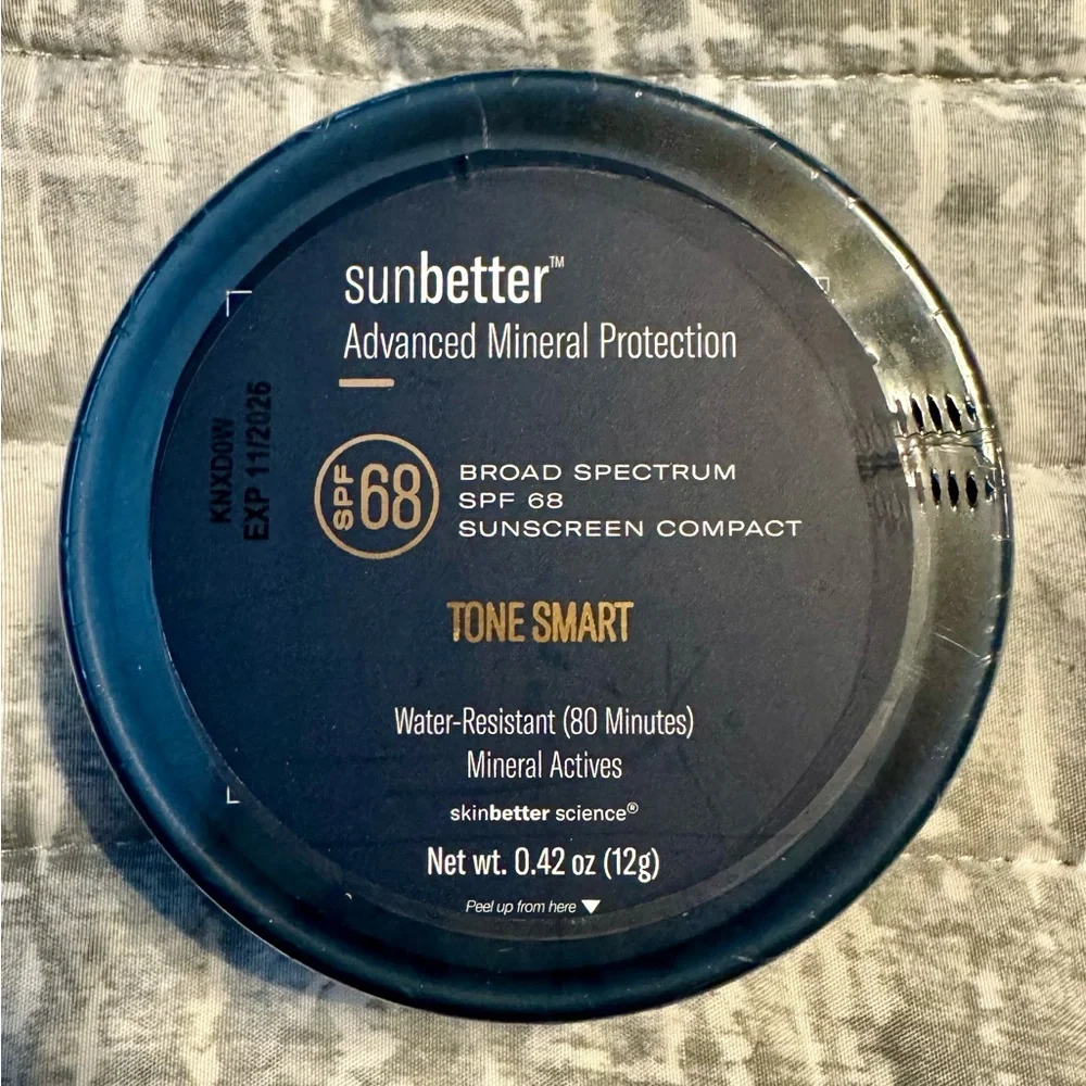 Skinbetter Science Tone Smart Sunscreen Compact - Blue - Seal In intact. NWT - Picture 2 of 3